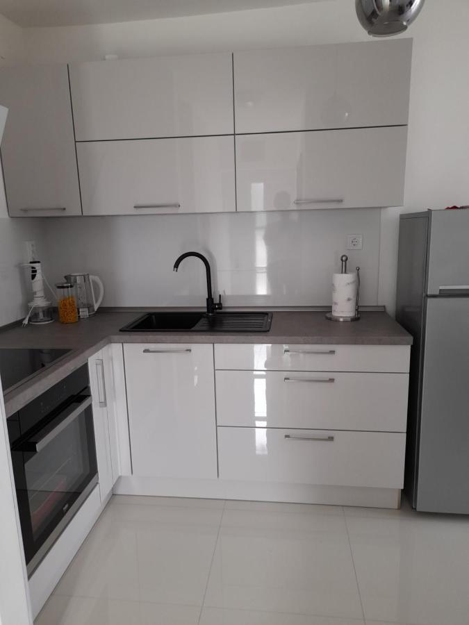 Apartmani I & J Seric Seget Vranjica Exterior photo
